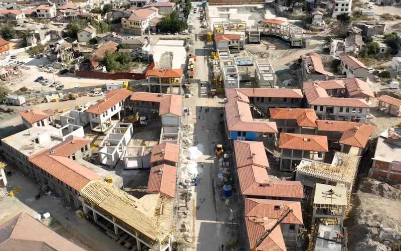 Hatay’ın kalbi ayağa kaldırılıyor! Tarihi Uzun Çarşı’da depremin izleri siliniyor