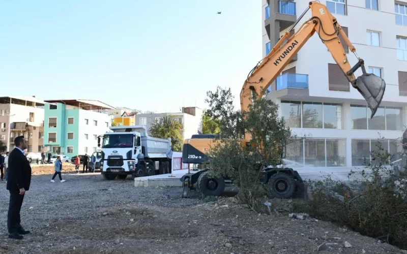 İzmir Çiğli’de  Balatçık’a yeni yol… Trafiği rahatlatacak yıkımlar başladı