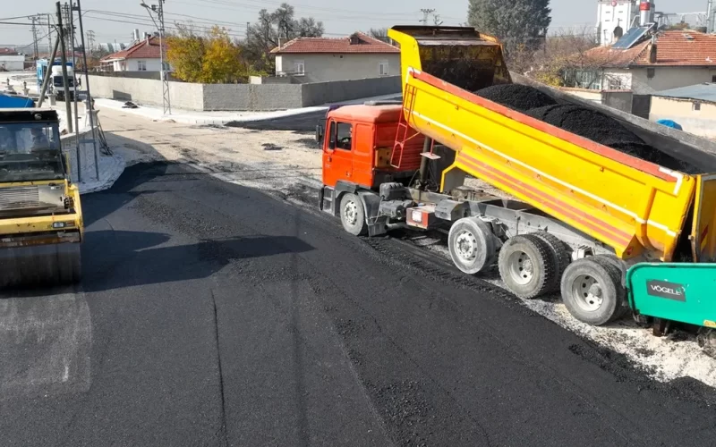 Konya Selçuklu’da asfalt çalışması devam ediyor